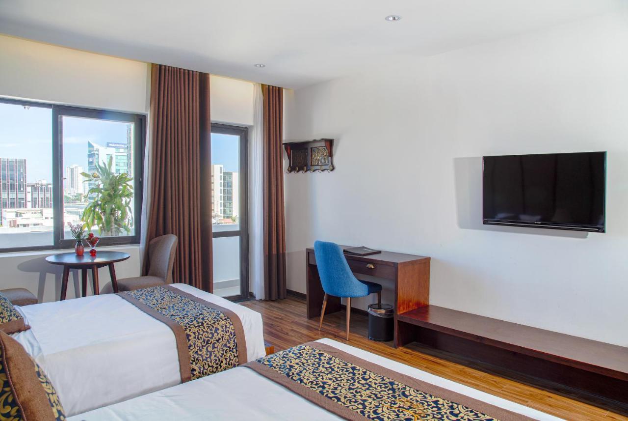 Dong Duong Hotel & Suites - Afternoon Tea Inclusive - Very Central Дананг Екстериор снимка
