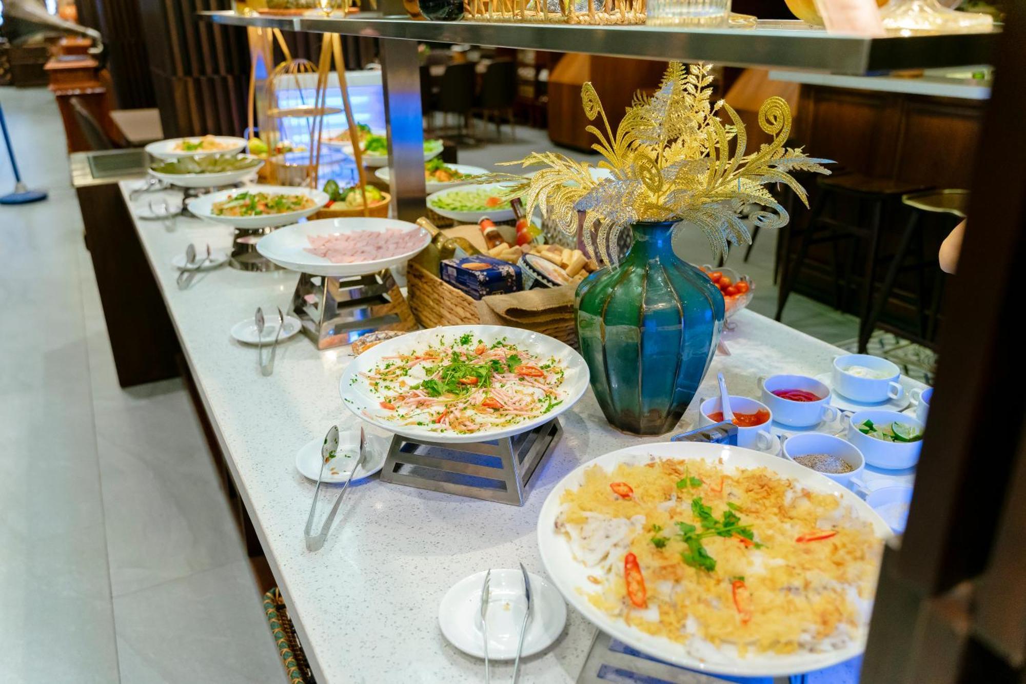 Dong Duong Hotel & Suites - Afternoon Tea Inclusive - Very Central Дананг Екстериор снимка
