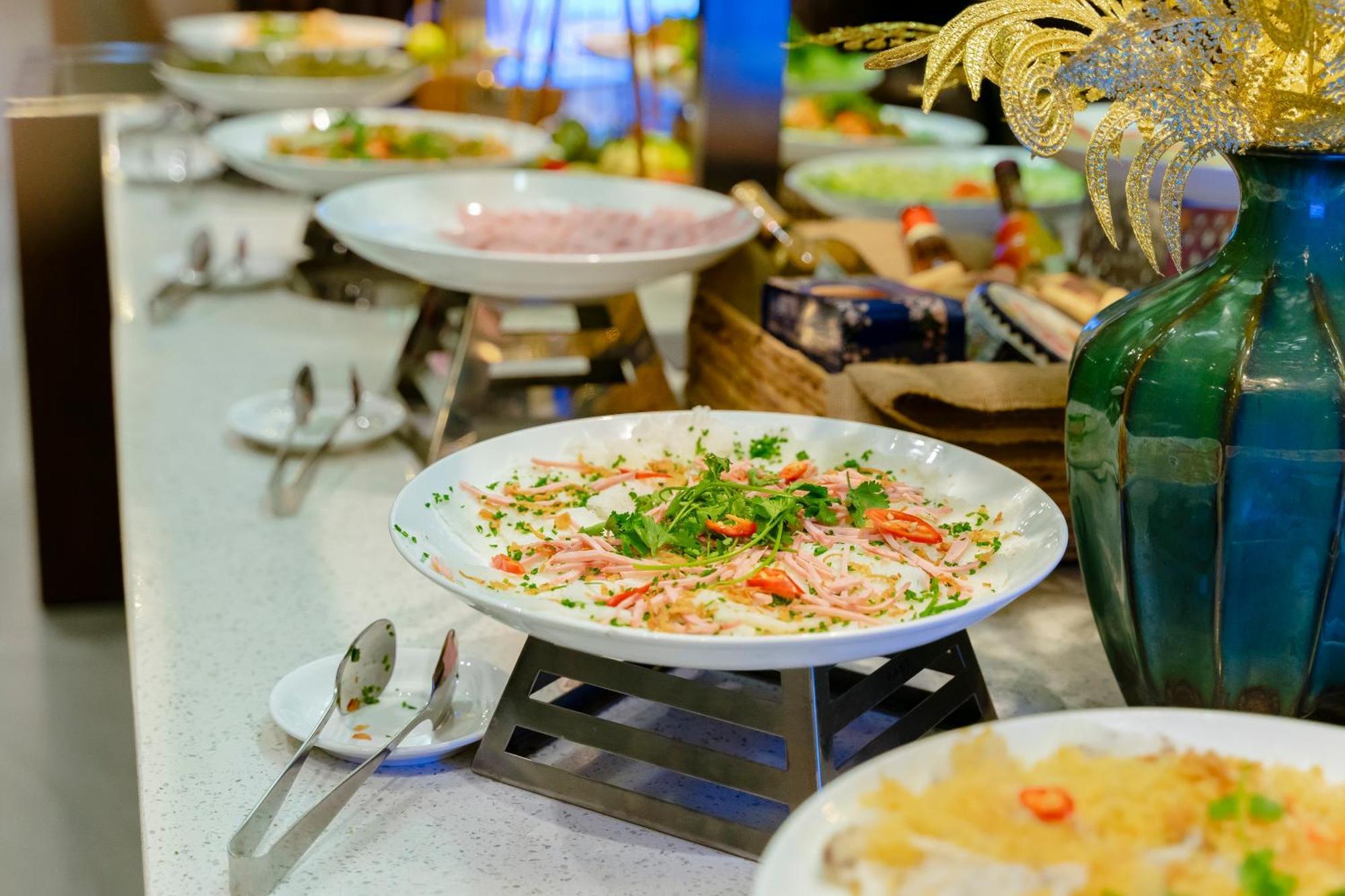 Dong Duong Hotel & Suites - Afternoon Tea Inclusive - Very Central Дананг Екстериор снимка