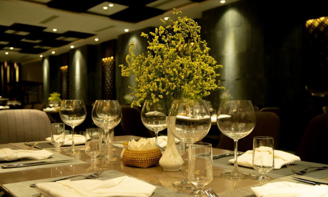 Dong Duong Hotel & Suites - Afternoon Tea Inclusive - Very Central Дананг Екстериор снимка